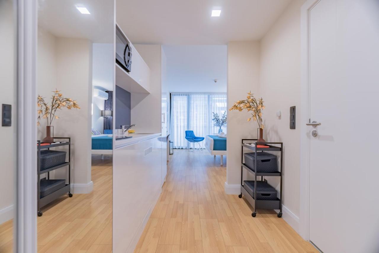 Smart Aparthotel Orbi City 巴统 外观 照片