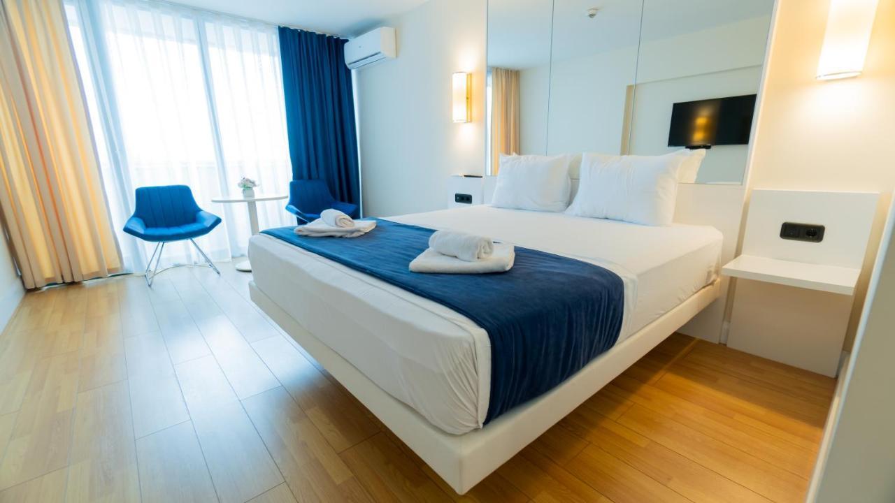 Smart Aparthotel Orbi City 巴统 外观 照片