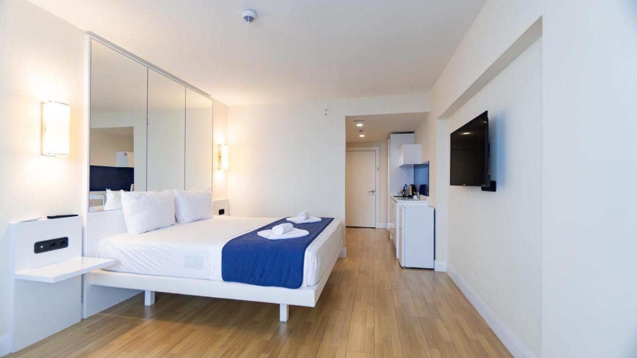 Smart Aparthotel Orbi City 巴统 外观 照片