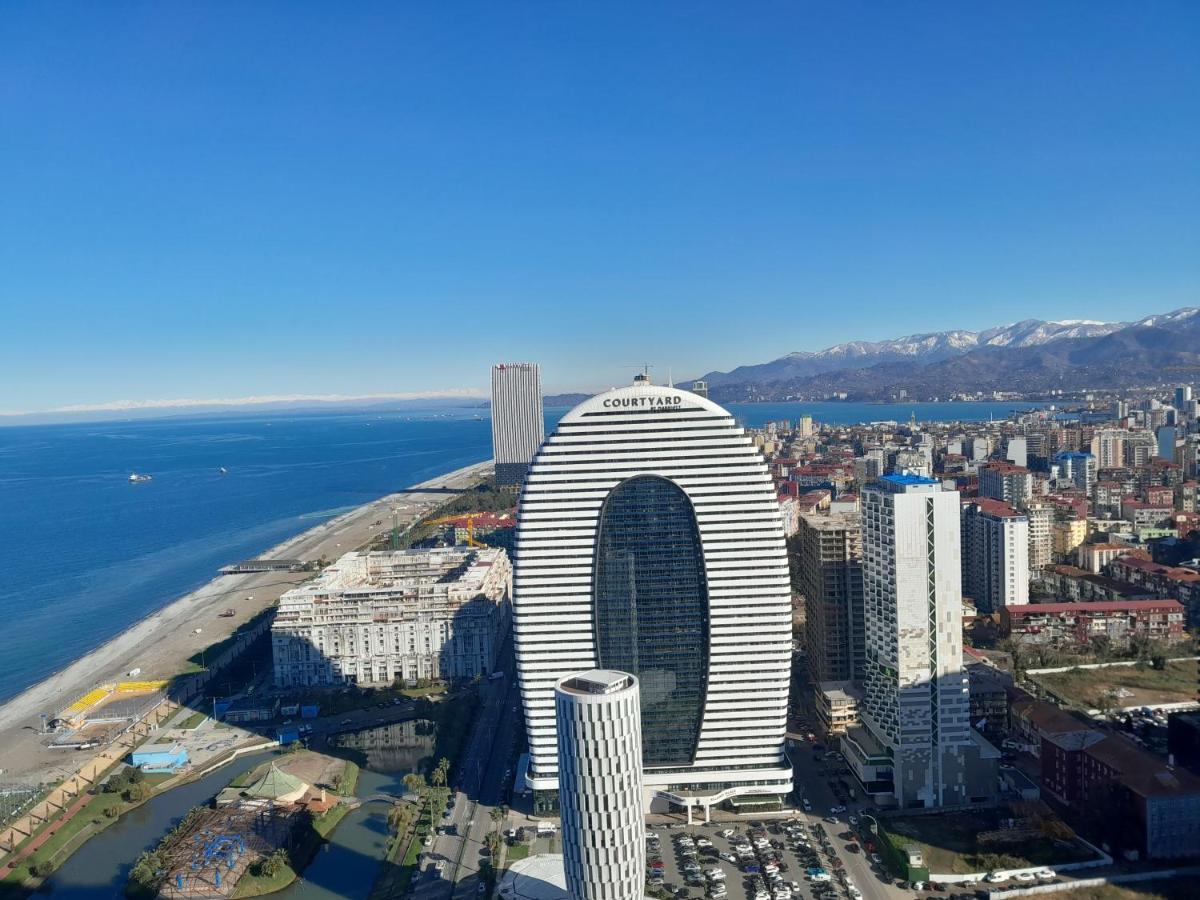 Smart Aparthotel Orbi City 巴统 外观 照片