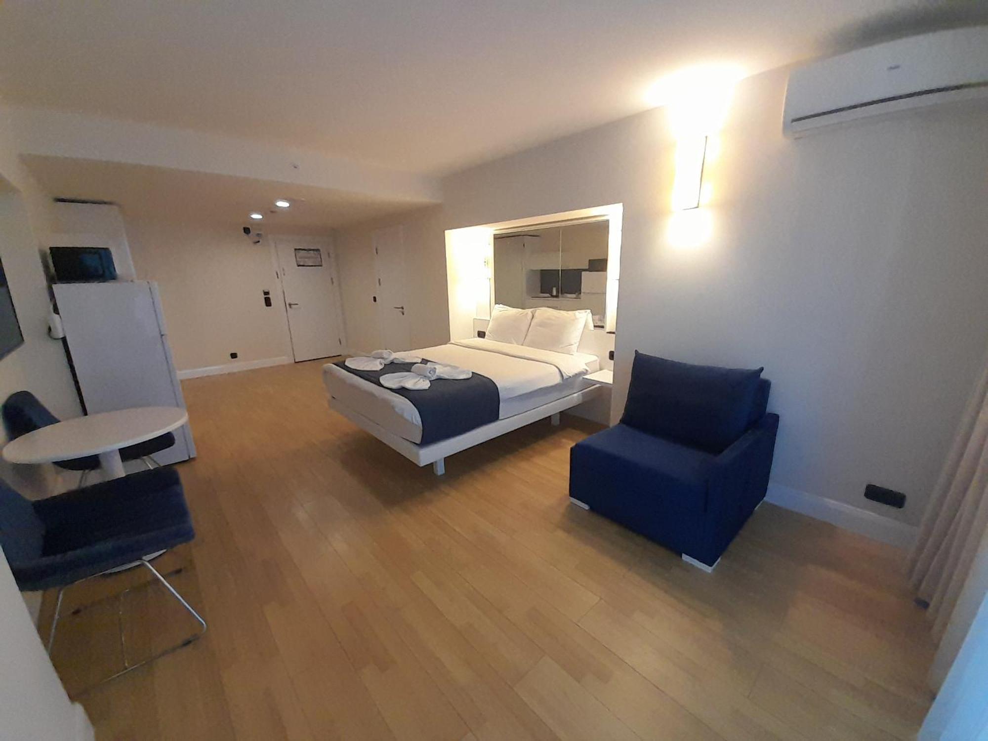 Smart Aparthotel Orbi City 巴统 外观 照片