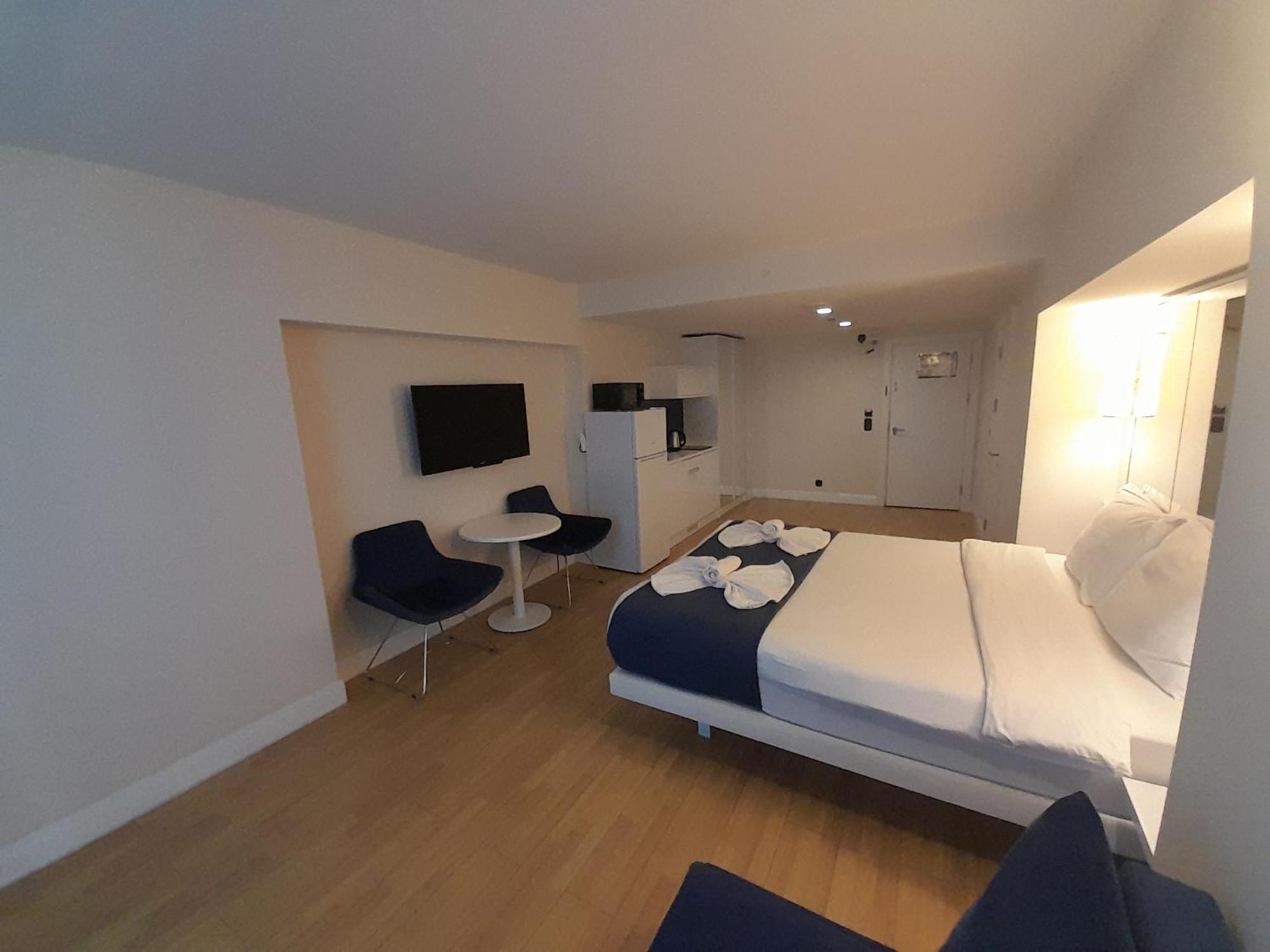 Smart Aparthotel Orbi City 巴统 外观 照片