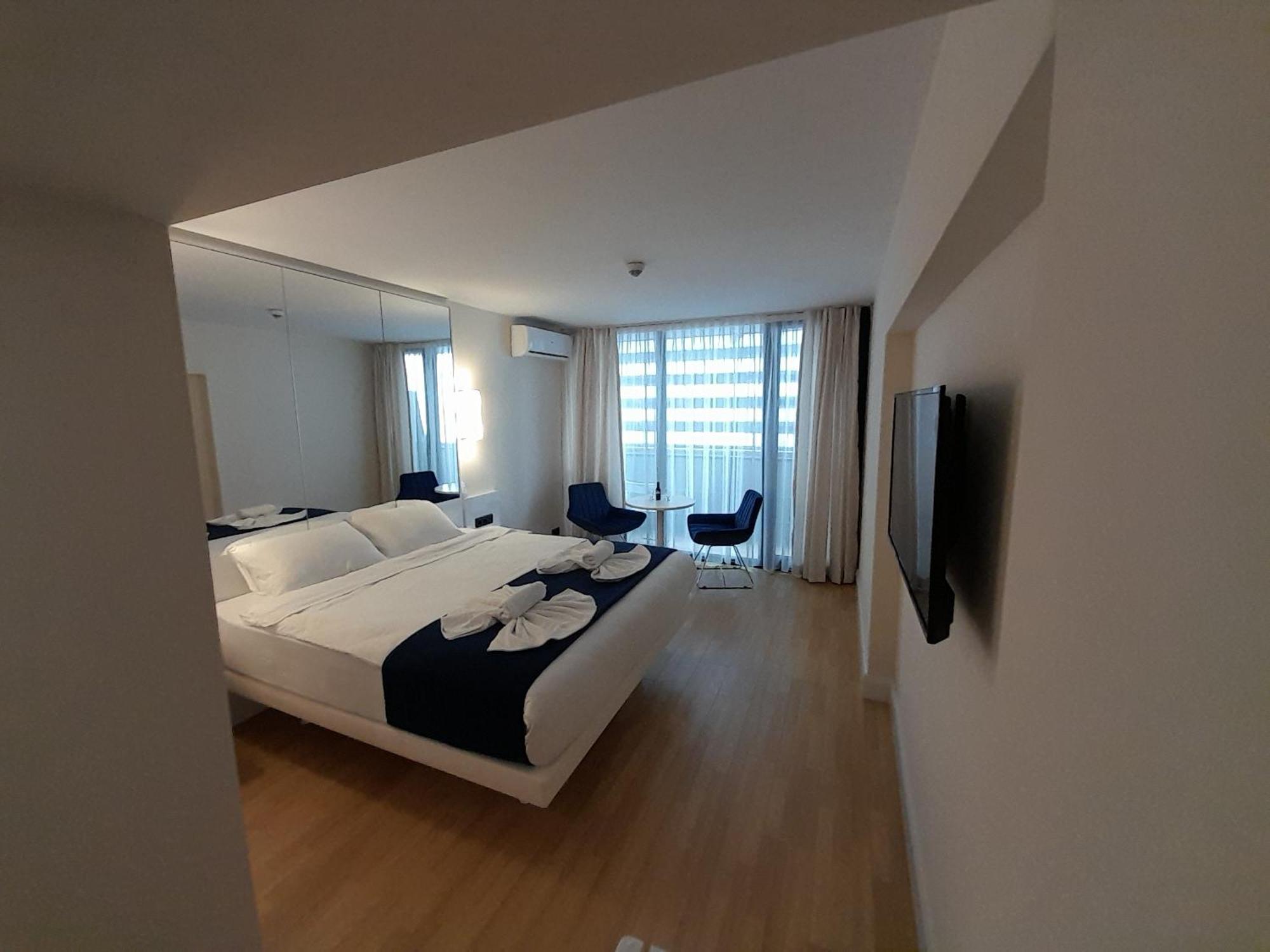 Smart Aparthotel Orbi City 巴统 客房 照片