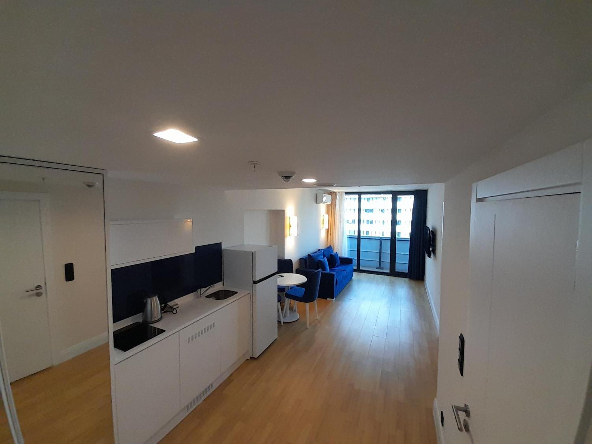 Smart Aparthotel Orbi City 巴统 客房 照片