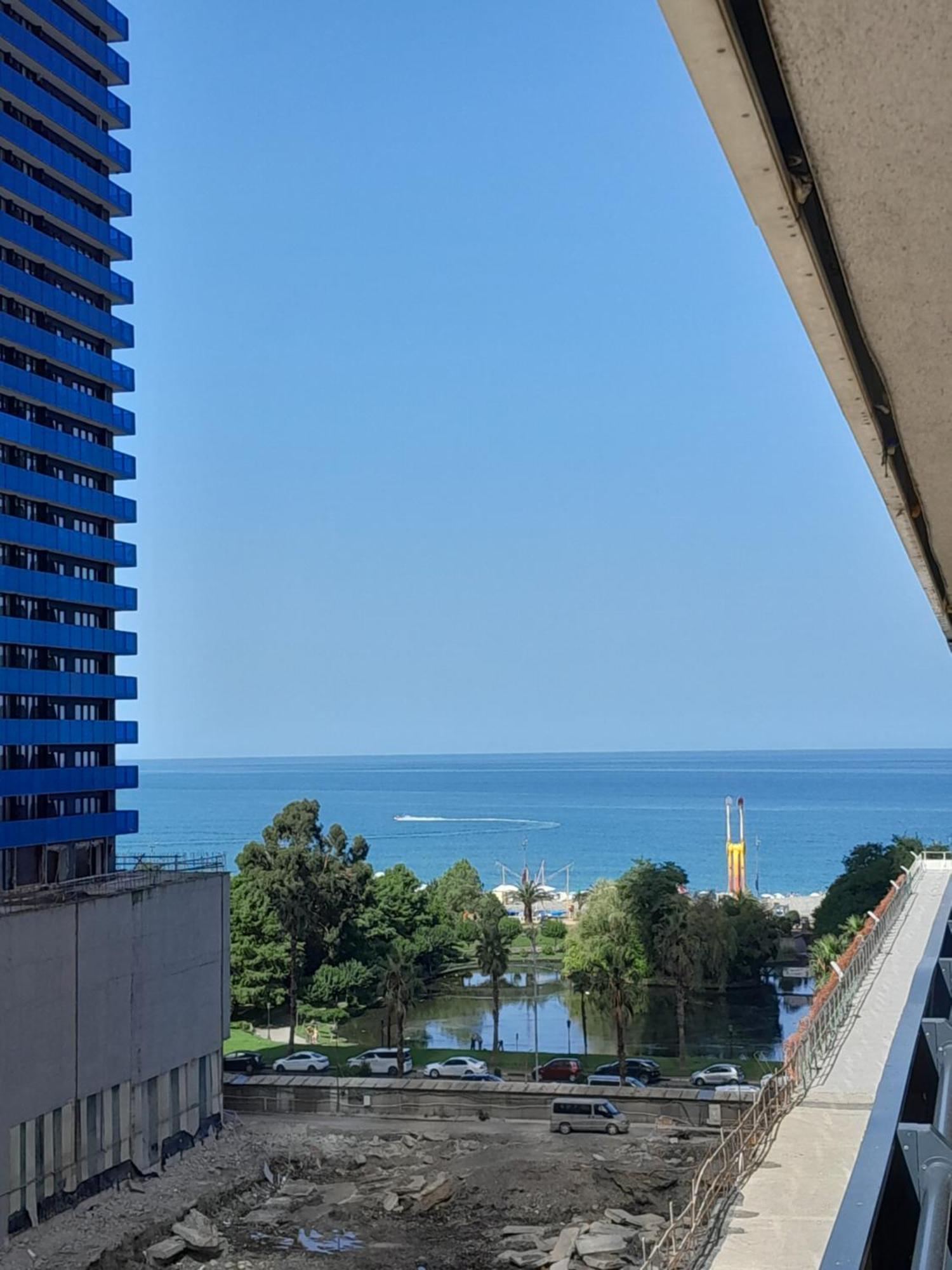 Smart Aparthotel Orbi City 巴统 客房 照片